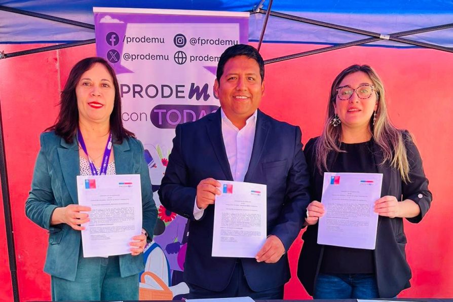 Delegado Presidencial Provincial de Parinacota firma importante convenio de colaboración con Directora Nacional de PRODEMU.
